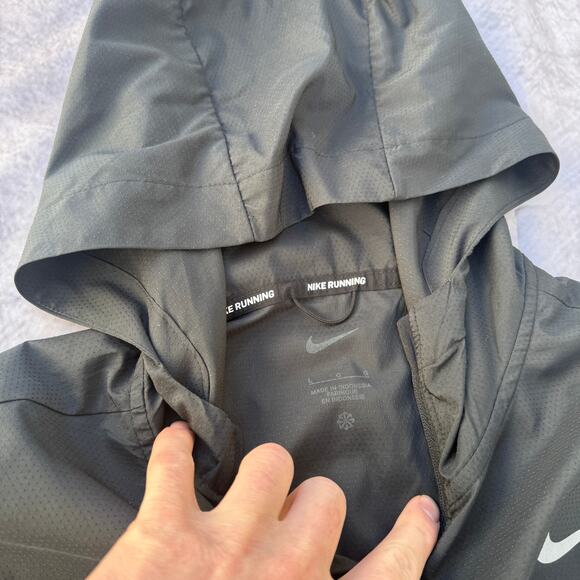 Women's Nike Impossibly Light Hooded Woven Running Windbreaker Jacket Sz Large - Picture 4 of 5